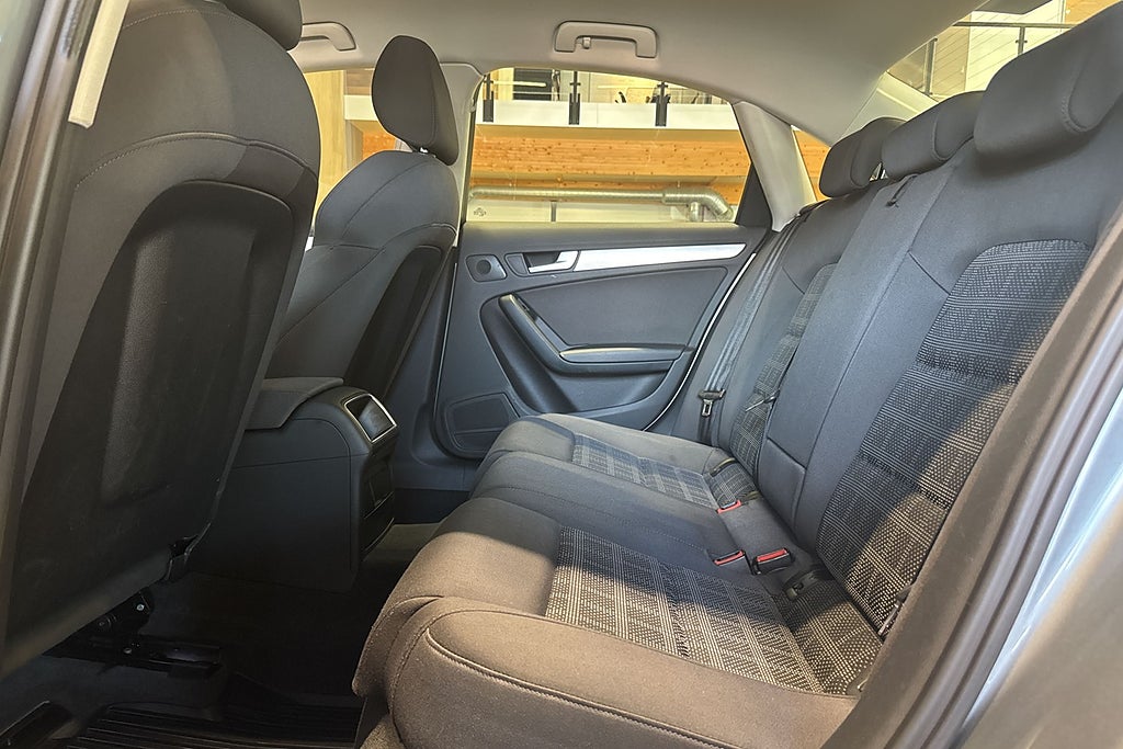 Audi A4 Sedan 2.0 TDI DPF