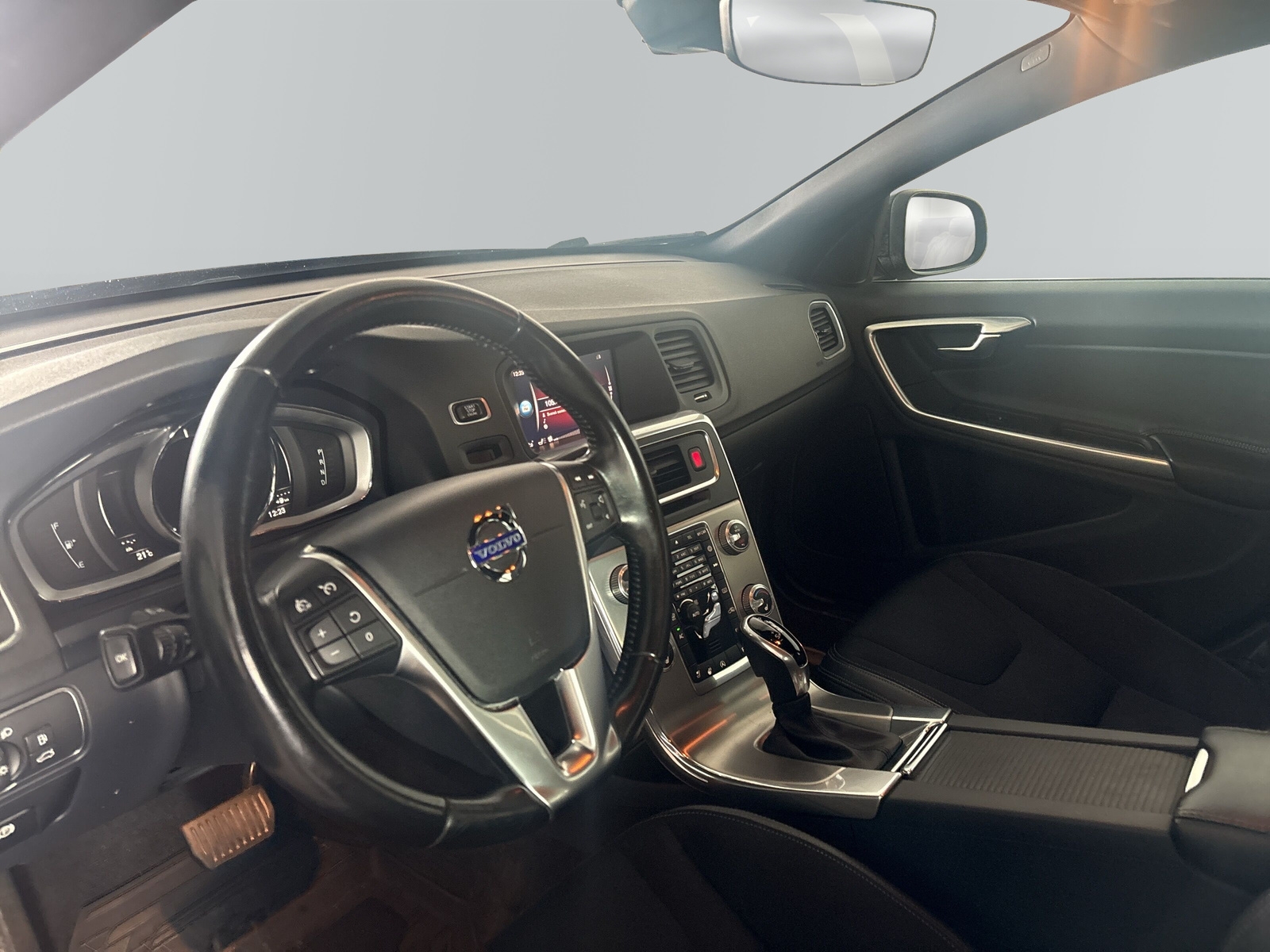 Volvo V60 D4 Geartronic Classic Momentum 2018, bild 7/42