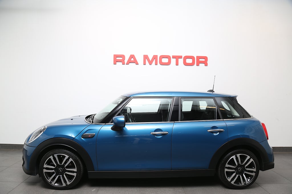 MINI Cooper S Experience 178hk Aut 5-dörrars Navi CarPlay Kamera 2024