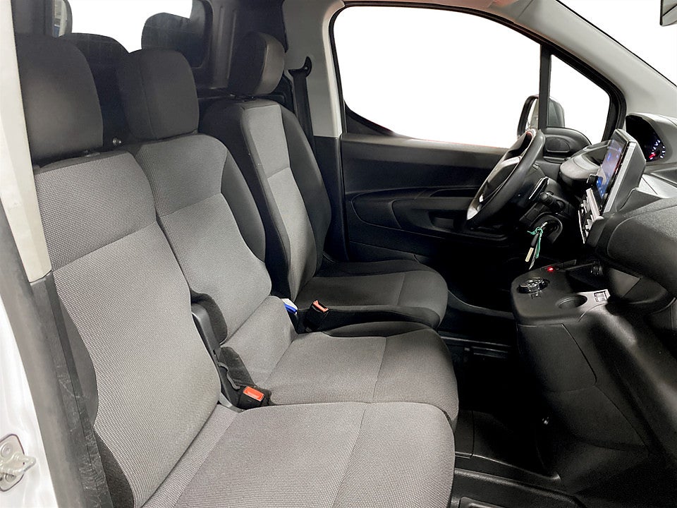 Bild på Peugeot Partner PRO 1.2 PT 130hk Aut L1 P-SENSORER DRAG BLUETOOTH 