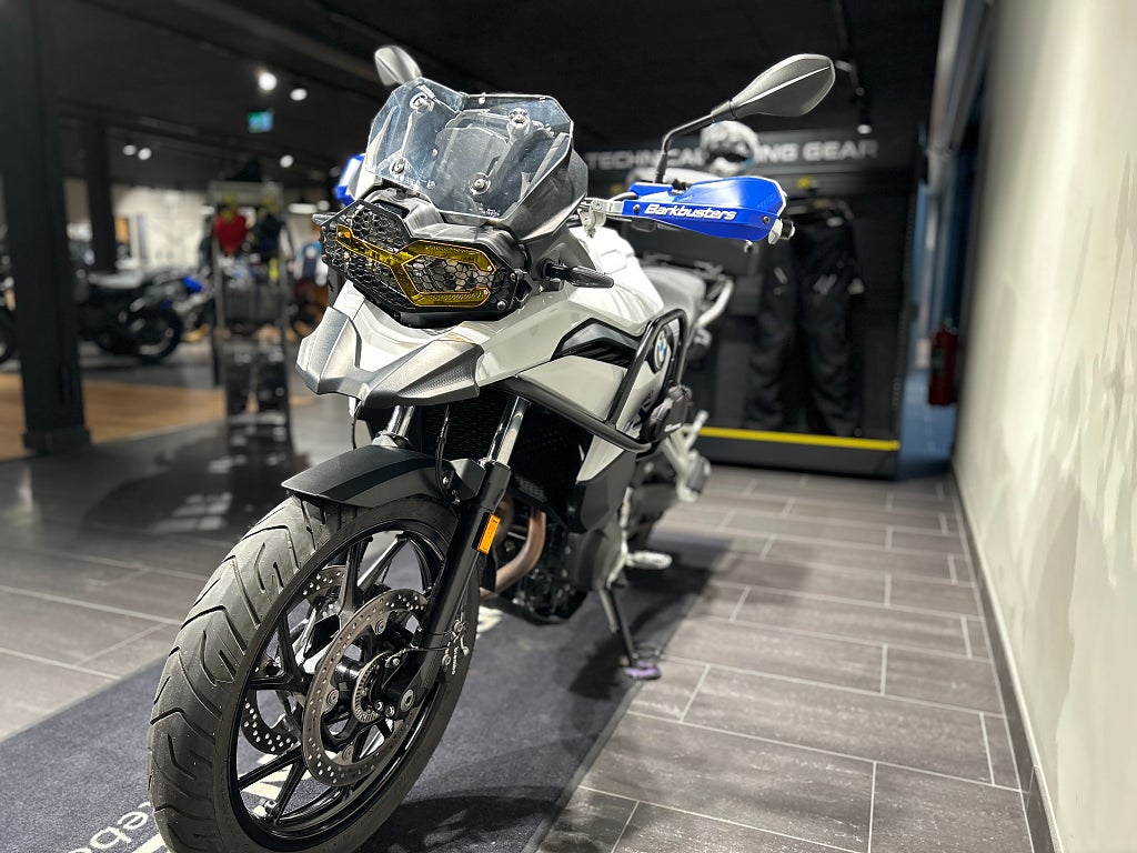 BMW F800GS / Serviceavtal / Toppbox / Chassi-sänkt / Barkbusters