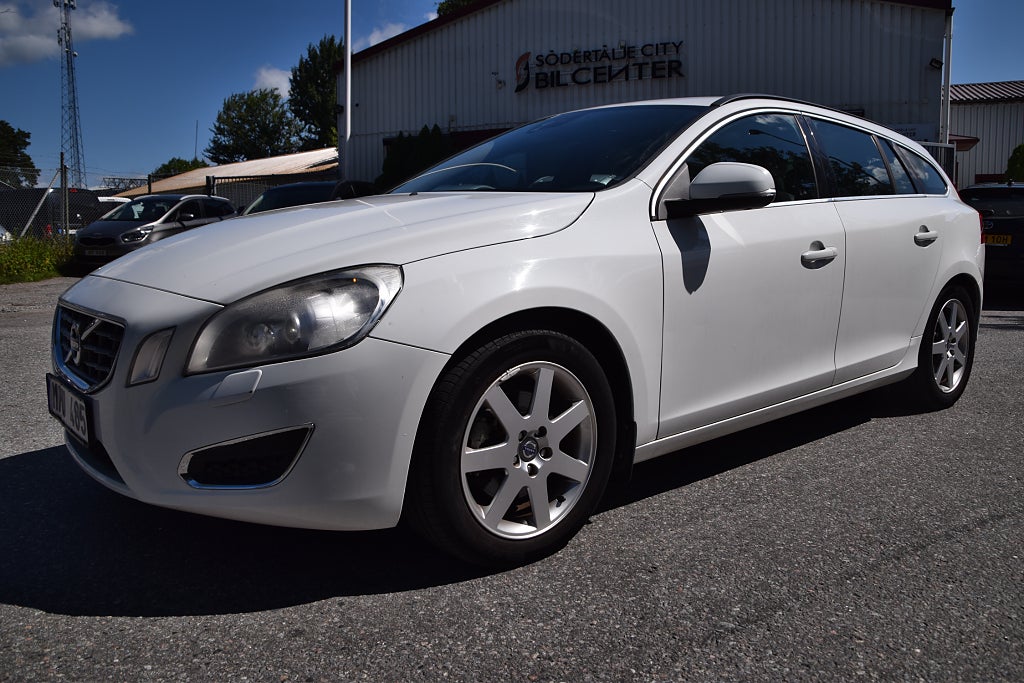 Volvo V60 DRIVe Momentum Euro 5 D-Värmare 