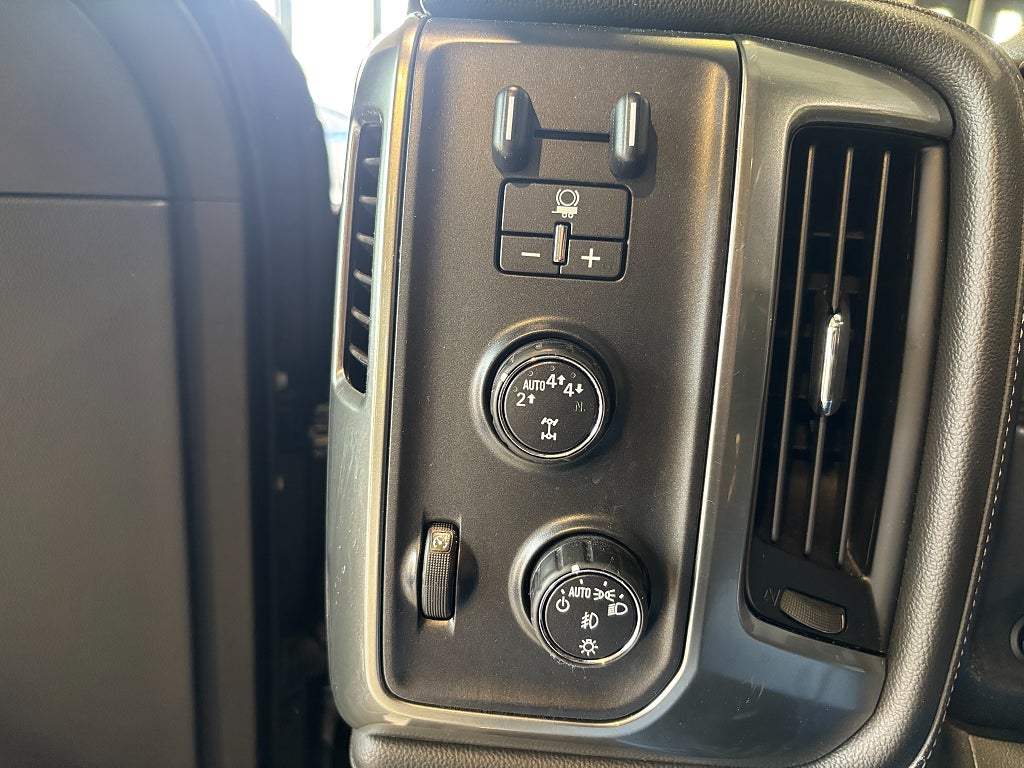 Chevrolet Silverado 2018 - miniatyr 14