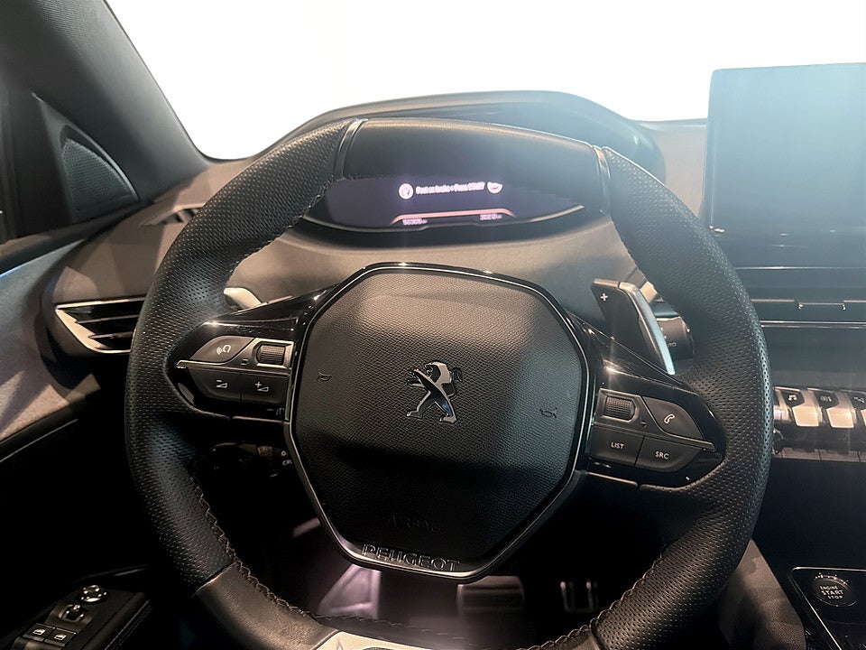 Bild på Peugeot 5008 GT 1.2 PT 130hk Aut 7-SITS B-KAMERA CARPLAY