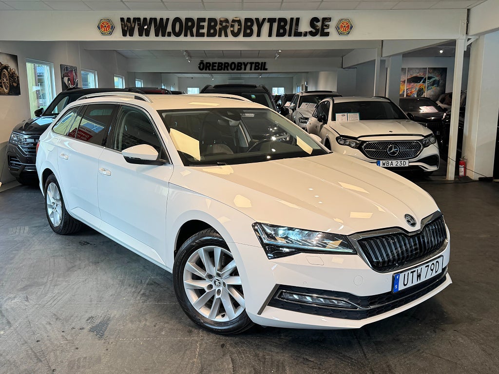 Skoda Superb iV Combi 1.4 TSI iV Business, Style Drag Värmare