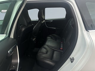 Volvo XC60 D4 AWD Summum/Drag/SoV/MoK/Pano/Psens/Skinn/Nav – bild 13