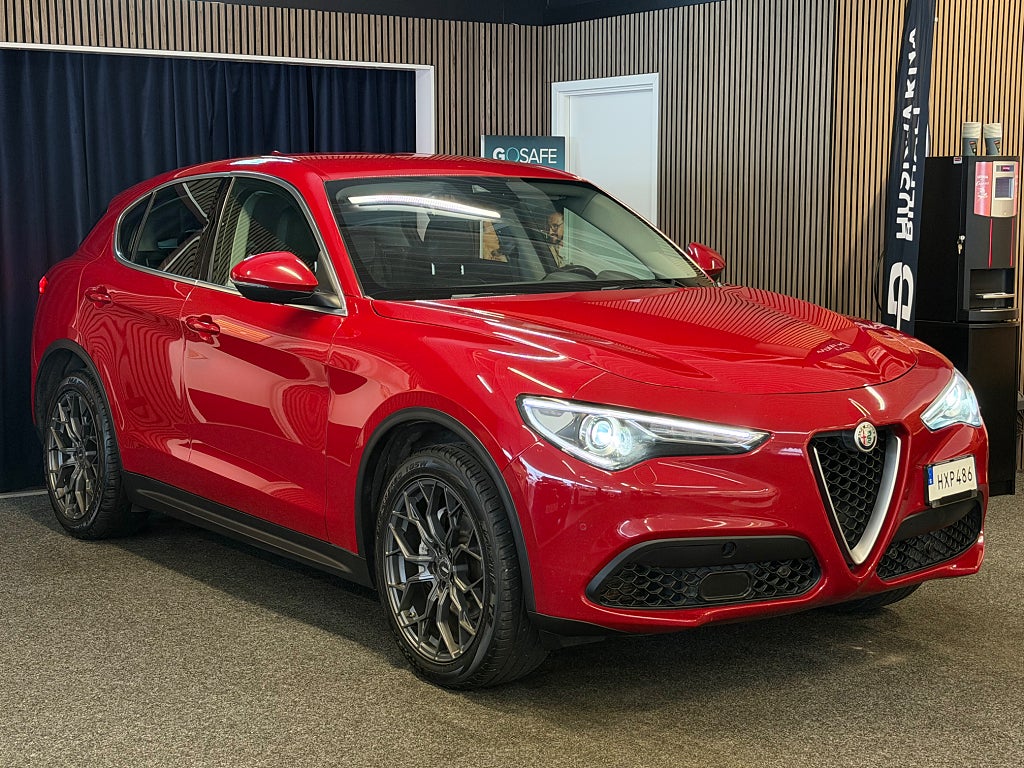 Alfa Romeo Stelvio 2.0 Turbo 16V Q4 Super Euro 6 Navi Drag