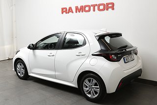 Halvkombi Toyota Yaris 4 av 23