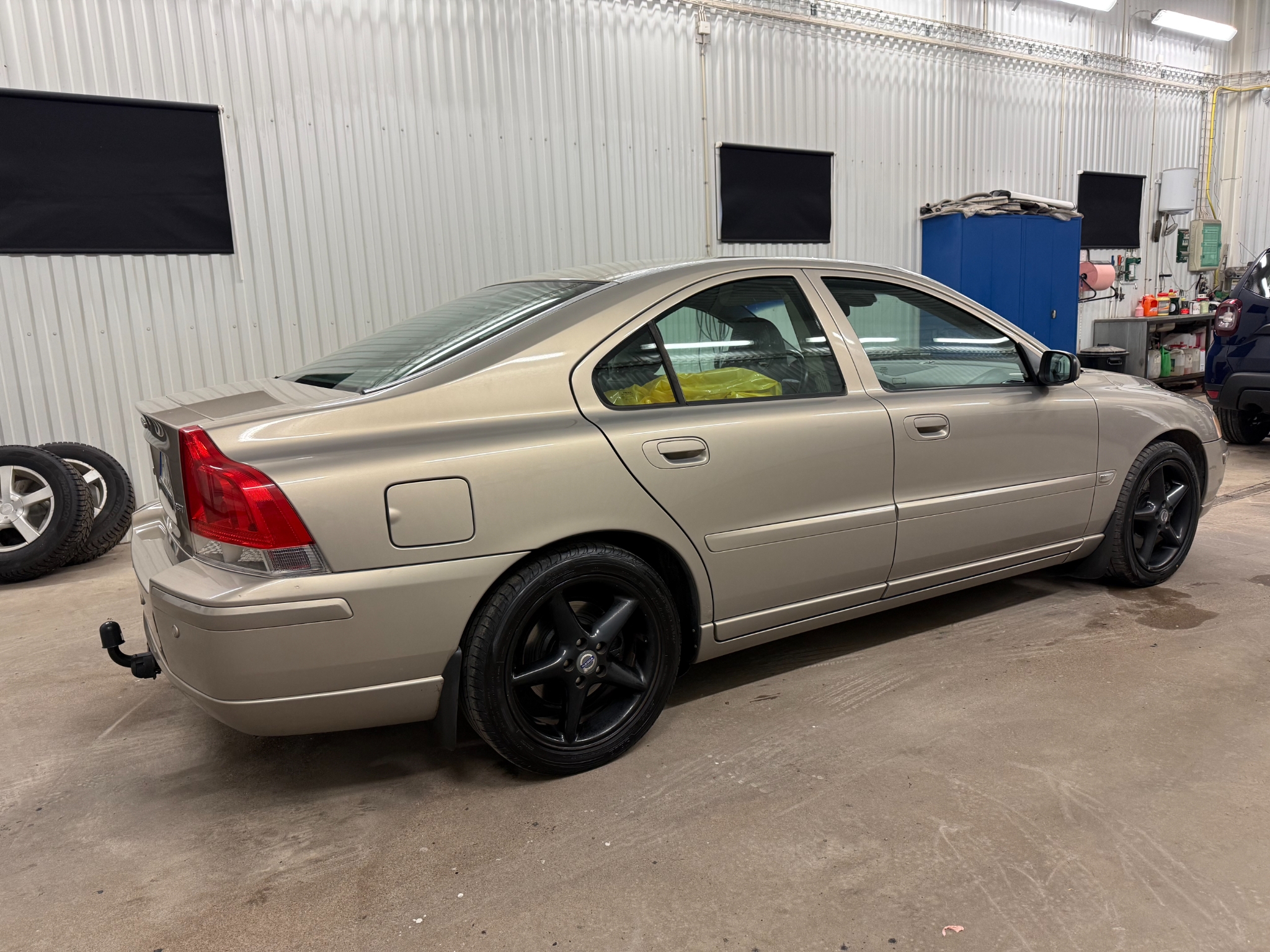 Volvo S60 2.5T Momentum 210Hk 2005, kuva 6/37