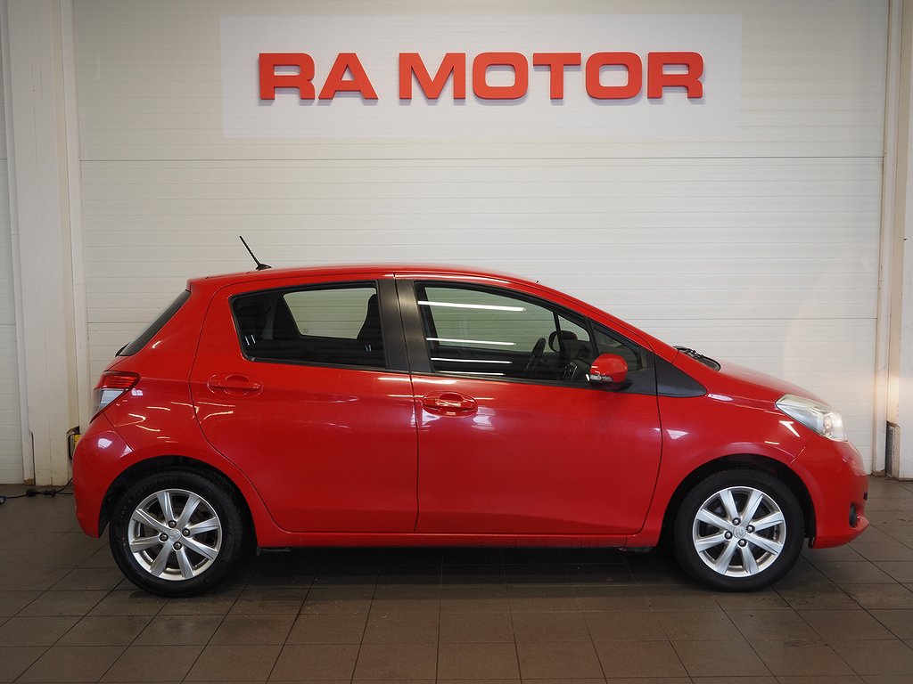 Toyota Yaris Dual VVT-i Multidrive S Active M-Värm B-Kam 2011