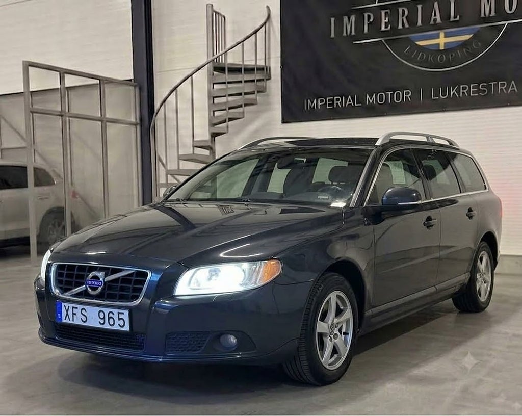 Volvo V70 D5 Geartronic Summum Euro 5/ Ny servad/ Ny besiktad