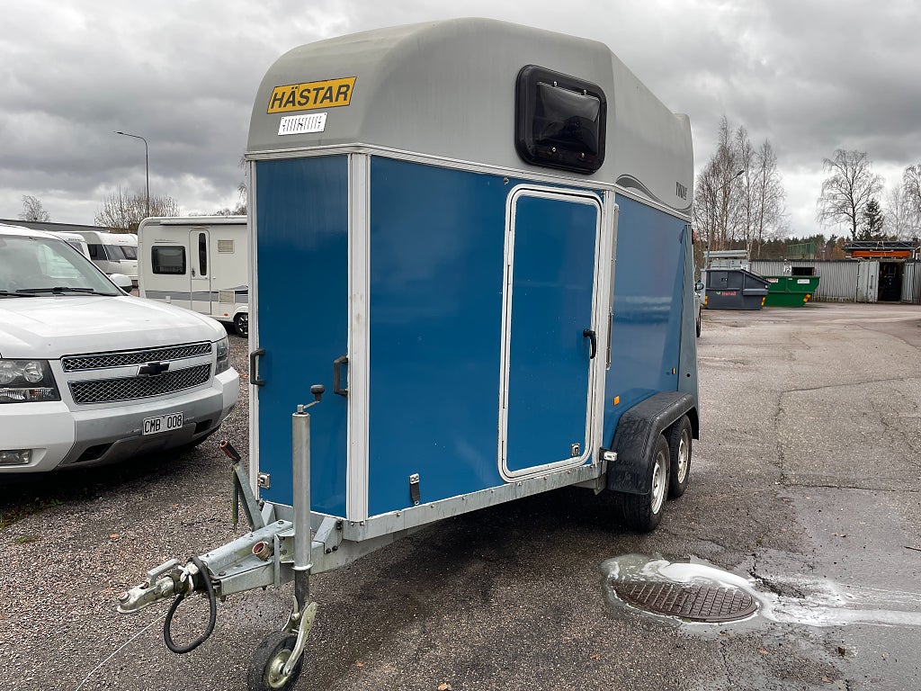 Thule Royal Xt 135tb Hästsläp Nyrenoverat skåp 2023