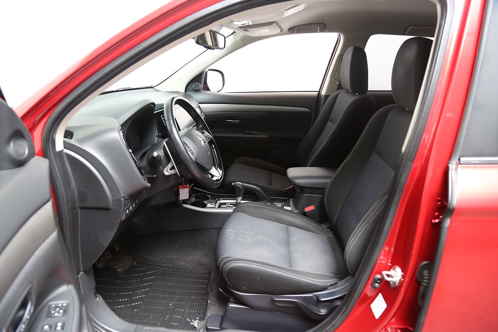 Mitsubishi Outlander 2,0 MIVEC 150hk CVT Komfort 7-Sits 2017