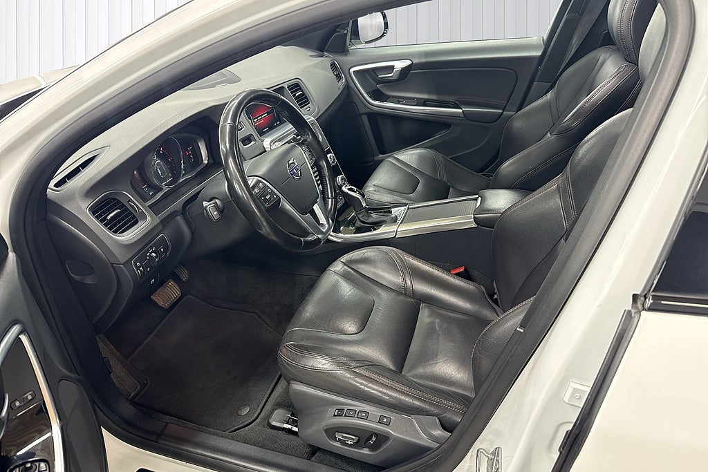 Volvo V60 Cross Country 2017