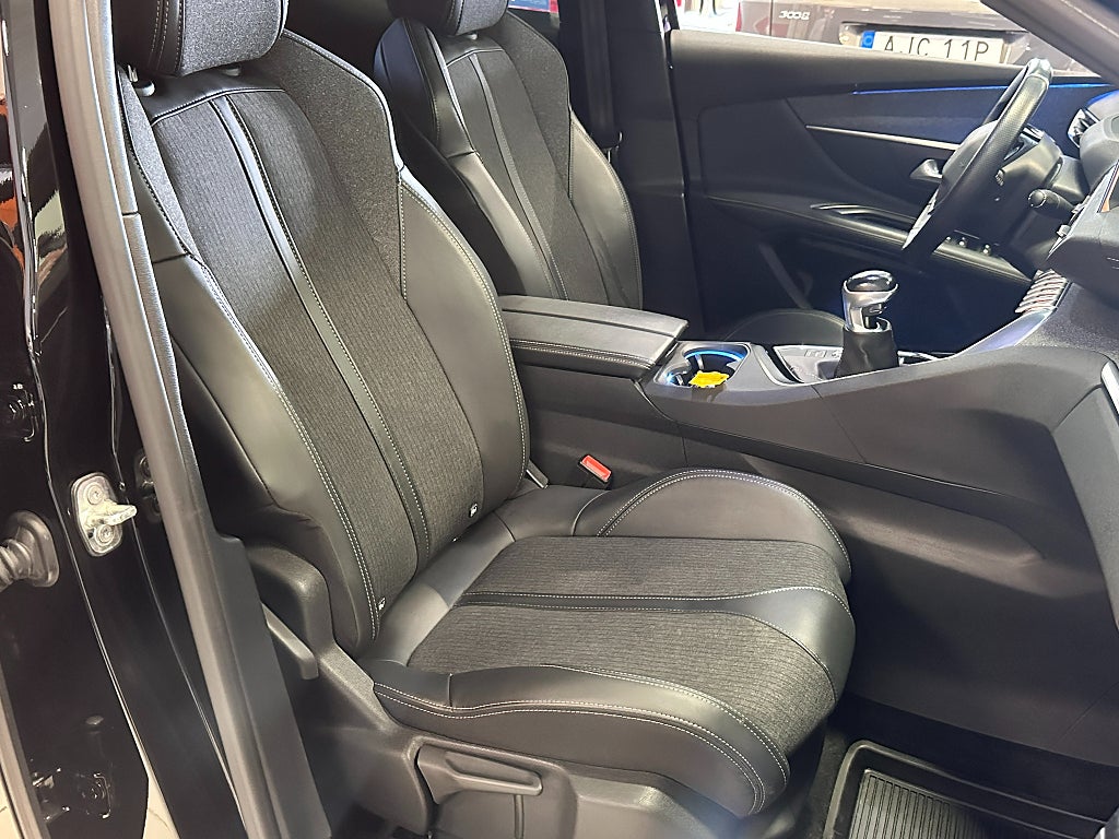 Peugeot 3008 GT-Line 1.2 PureTech 130hk B-kamera Euro 6 thumbnail