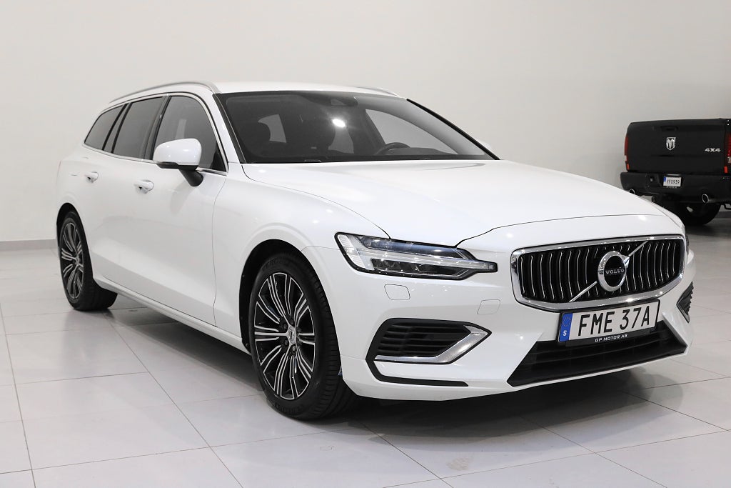 Volvo V60 Recharge T6 AWD Geartronic / Drag / Värmare / Nyservad