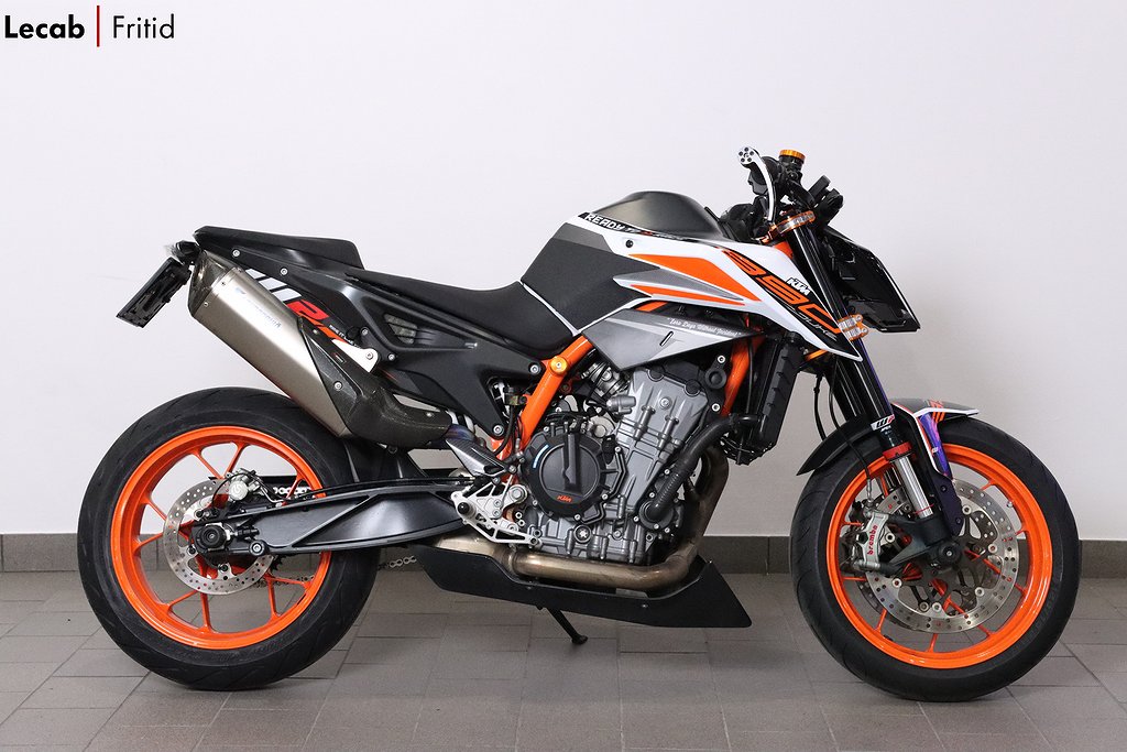 KTM 890 DUKE R Tech pack Akrapovic