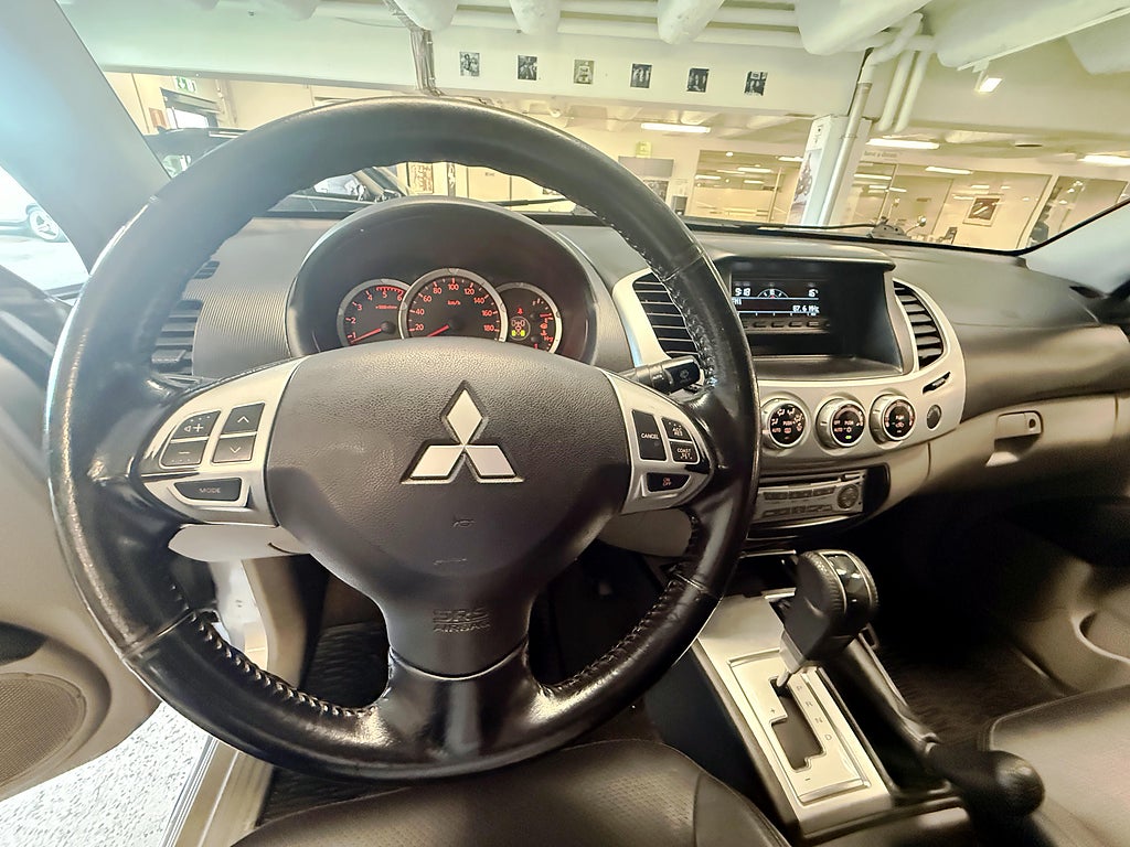 Mitsubishi L200 Dobbelcab 2.5 4x4 Automatisk, 5-trinn, 178hk, 2010