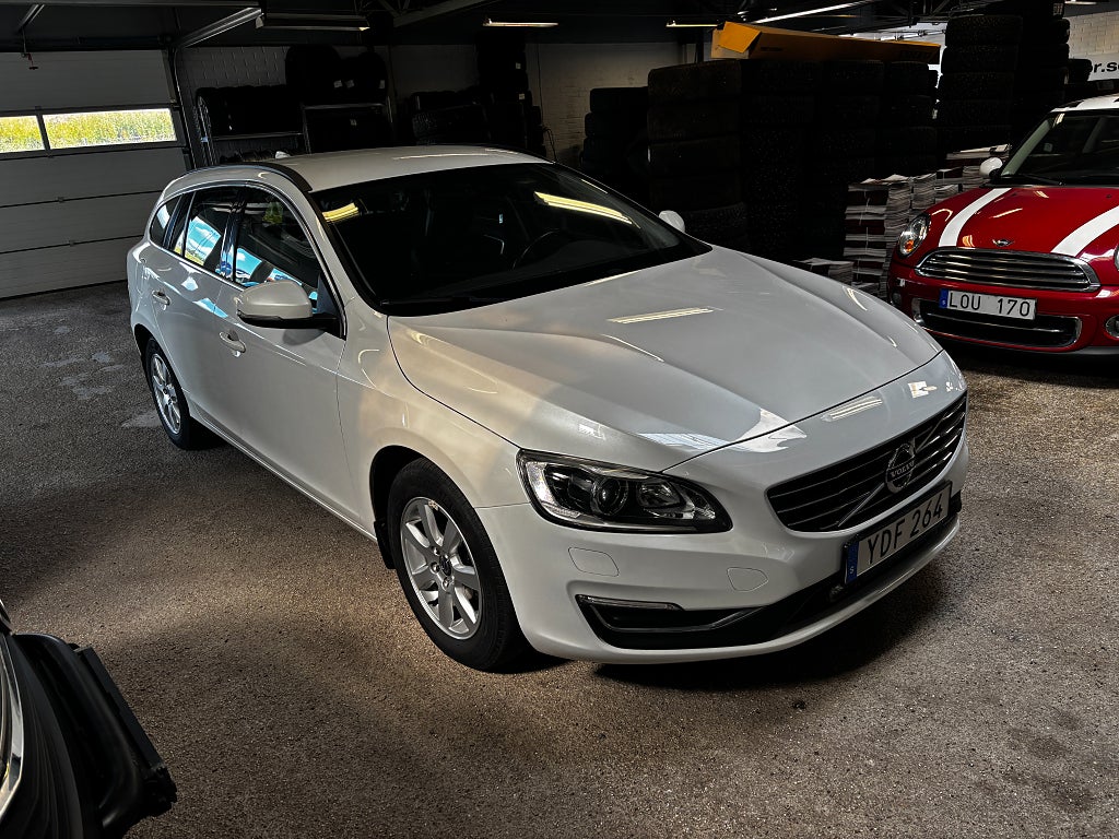 Volvo V60 D3 Momentum Business Edition Euro 6