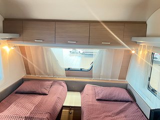 Husvagn, 1-axl Adria AVIVA 482 LH 18 av 22