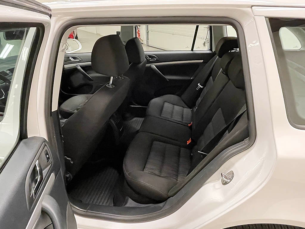 Skoda Octavia Kombi 1.6 TDI 4WD 105hk