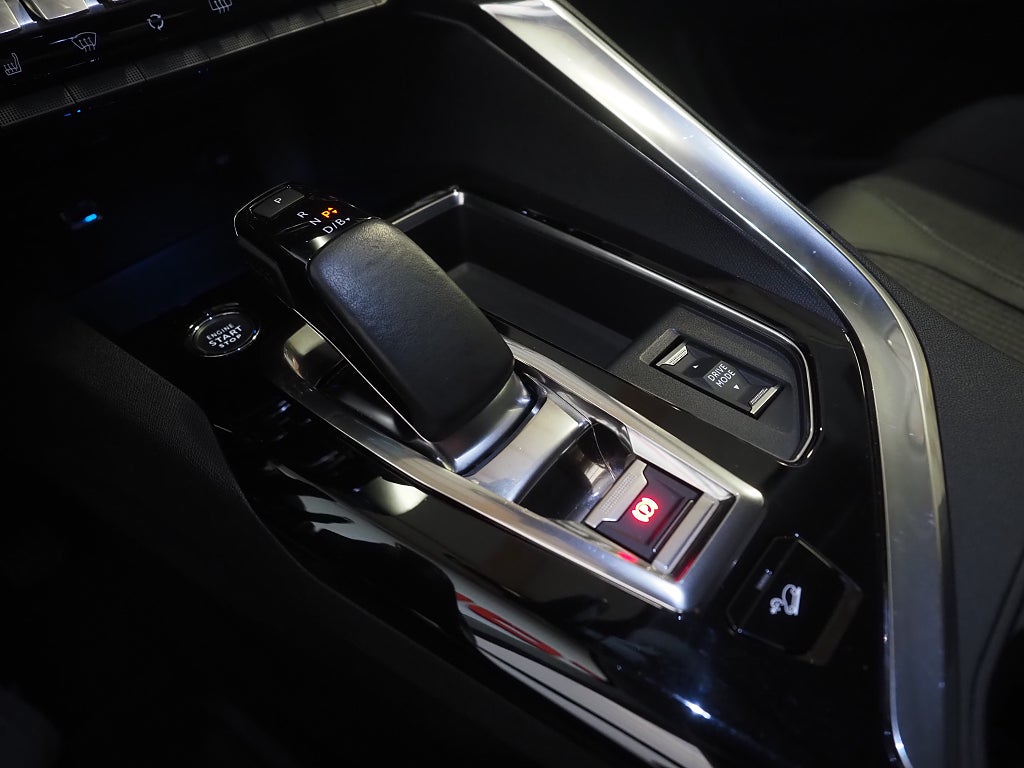 Peugeot 3008 Allure 300HK AWD Plug in Hybrid |Drag|Kamera|Navi| 2022
