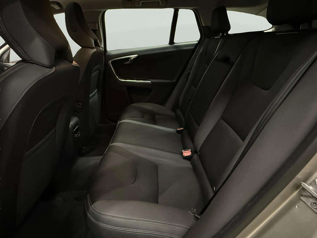 Volvo V60 D3 Momentum Gps Lucka Rattvärme  2 Ägare - miniatyr 15