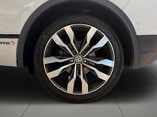 Volkswagen Tiguan 2.0 TSI 4Motion R-Line Värmare Drag Bkamera S&V – bild 14
