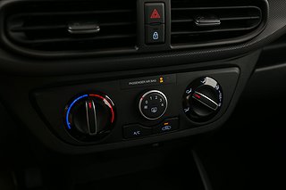 Halvkombi Hyundai i10 15 av 18