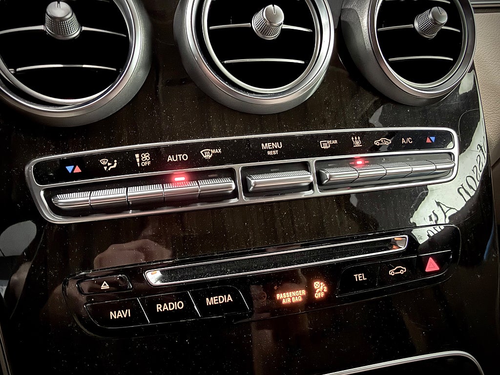 Mercedes-Benz GLC 220 d 4MATIC Exclusive Värmare Läder Drag - bild 8