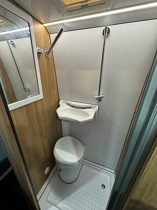 Husbil-halvintegrerad MAN Mercus 650 177HK 4x4 AUT  15 av 23
