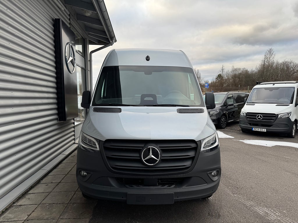 Mercedes-Benz Sprinter eSprinter 320 Skåp A2 SELECT 81 kWh - bild 2