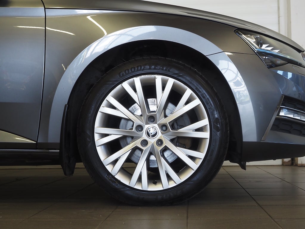 Skoda Superb iV 1.4 TSI iV 218hk Style | Drag | Värmare | Cockpit | 2023