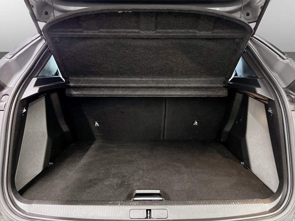 Bild på Peugeot 2008 GT Hybrid 145hk Aut B-KAMERA CARPLAY