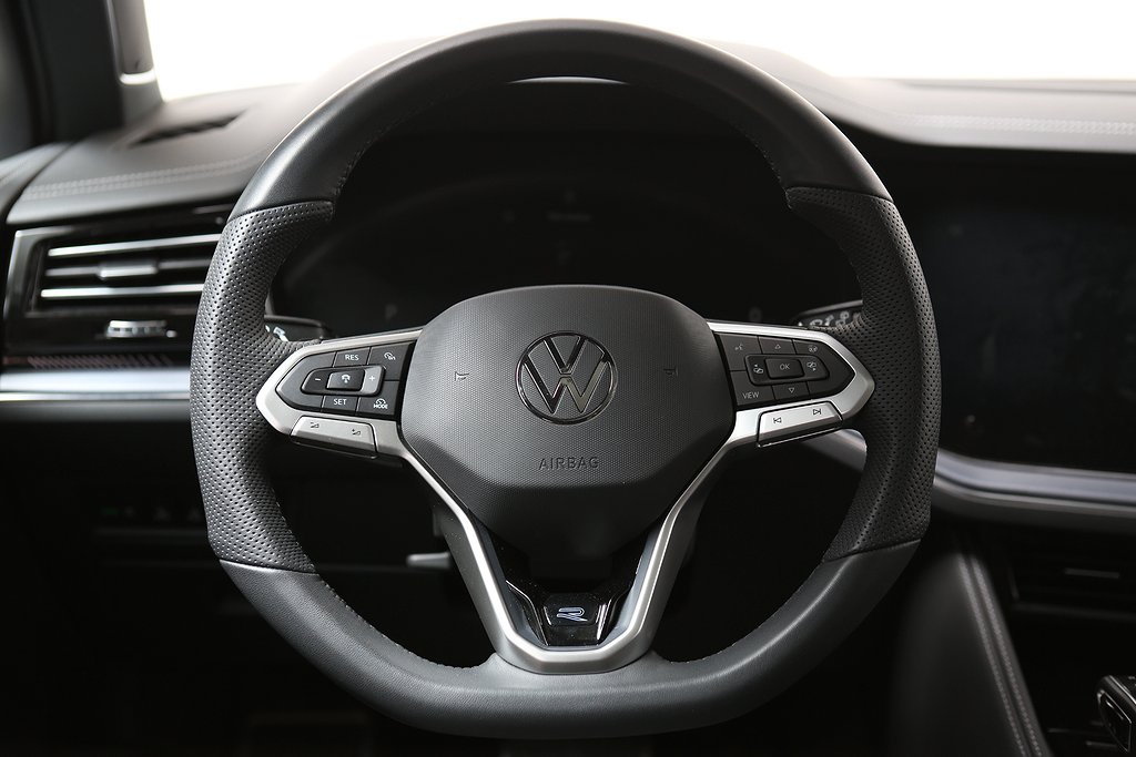 Volkswagen Touareg TDI 286hk 4M R-Line Black Se Spec! VAT 2025