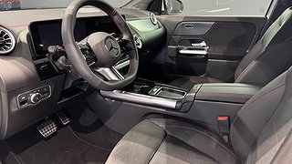 SUV Mercedes-Benz EQA 10 av 18