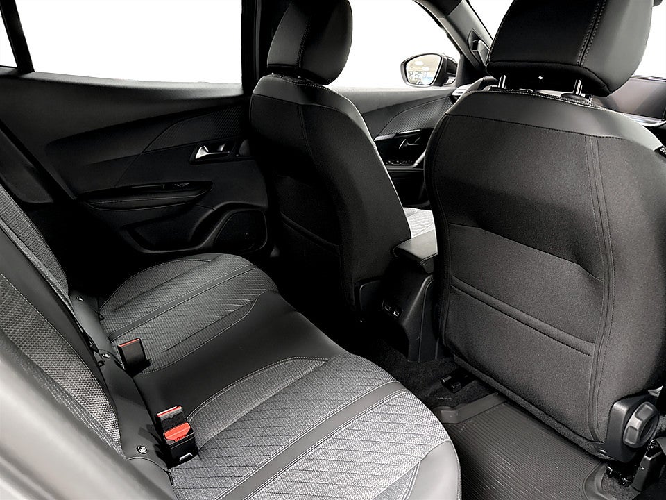 Bild på Peugeot 2008 Allure Hybrid 145hk Aut - PRIVATLEASING INK VINTERHJUL