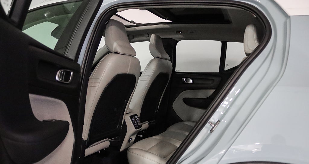 Volvo XC40 T5 AWD Intro Edition H/K Panorama 360°