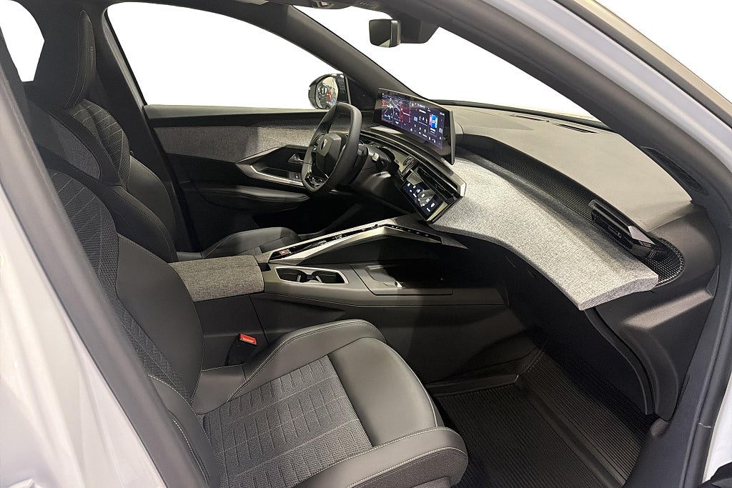 Peugeot E-3008, 214hp, 2026