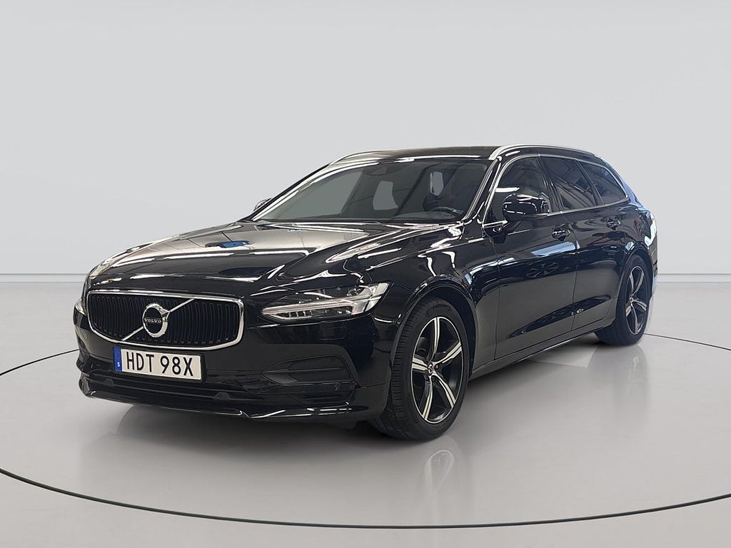 Volvo V90 T4 Momentum Edition