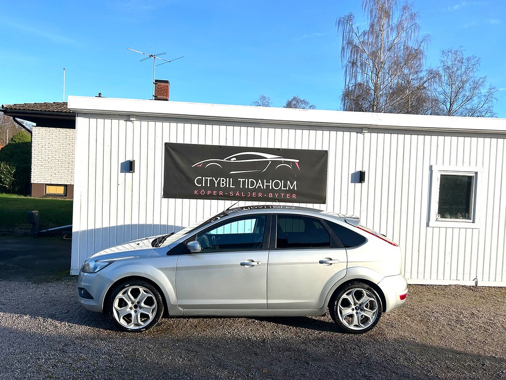 Ford Focus 5-dörrars 1.8 Flexifuel Titanium Nybesiktigad 