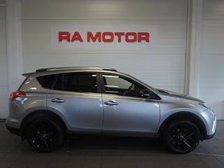 SUV Toyota RAV4 4 av 25
