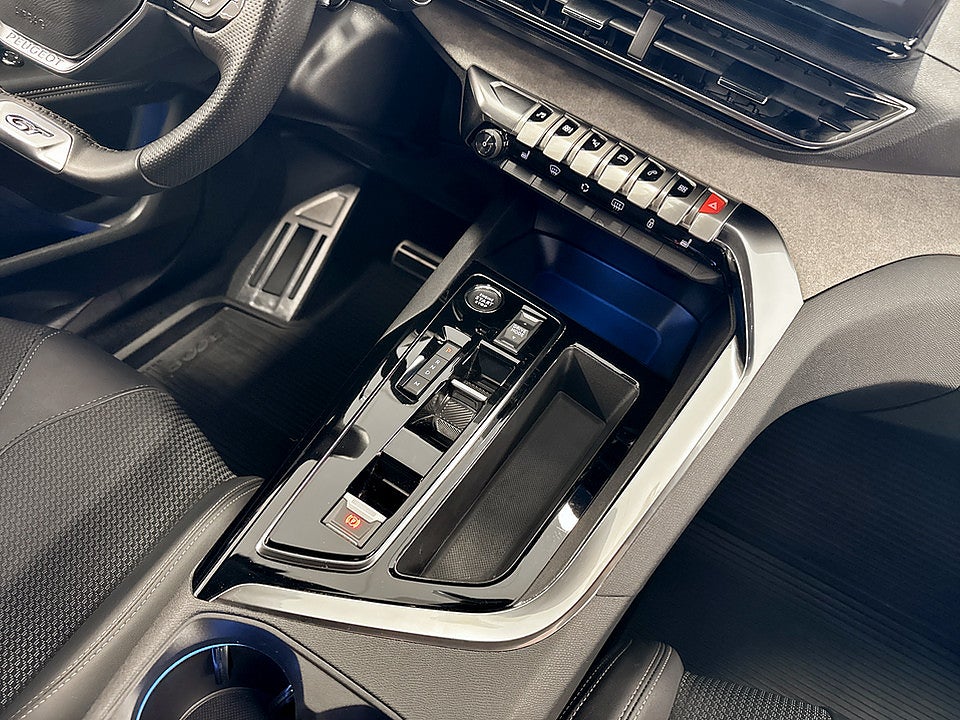 Bild på Peugeot 3008 GT 1.2 PT 130hk Aut B-KAMERA CARPLAY