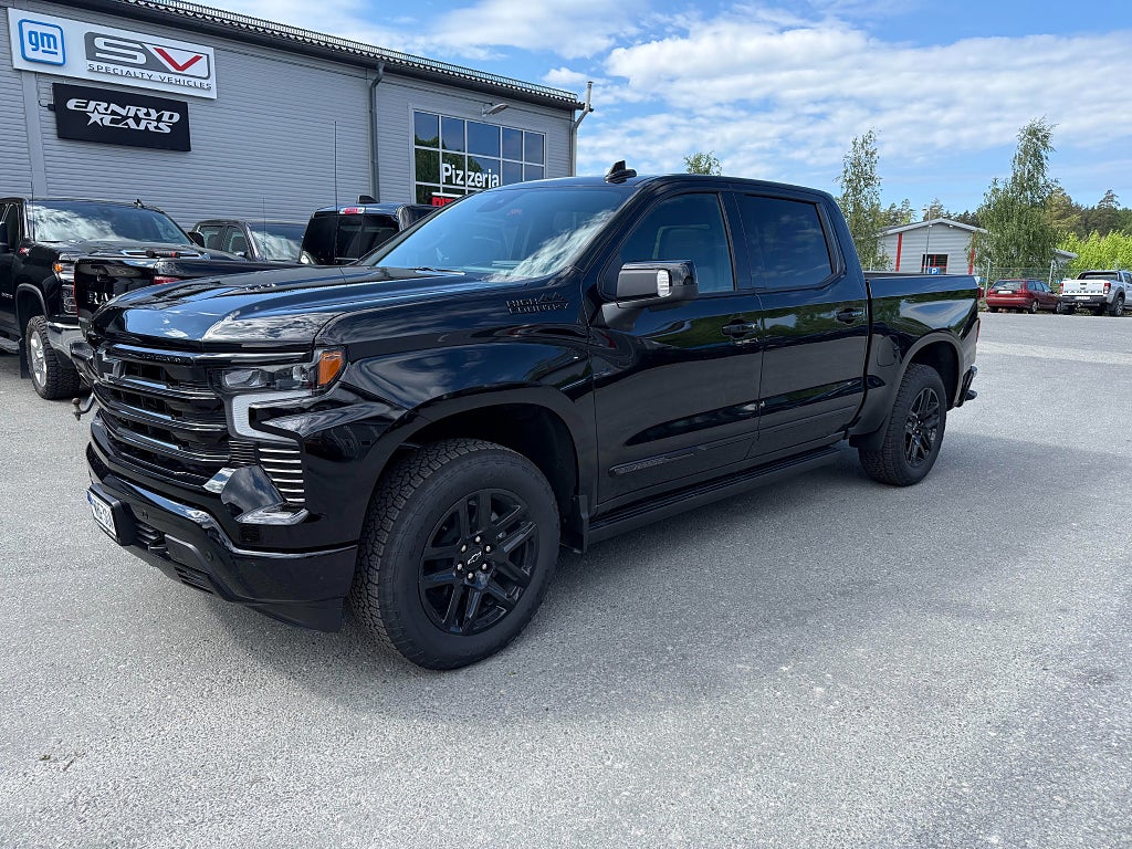 Chevrolet Silverado High Country Midnight Special V8 Årsskatt 2,000 Omg lev