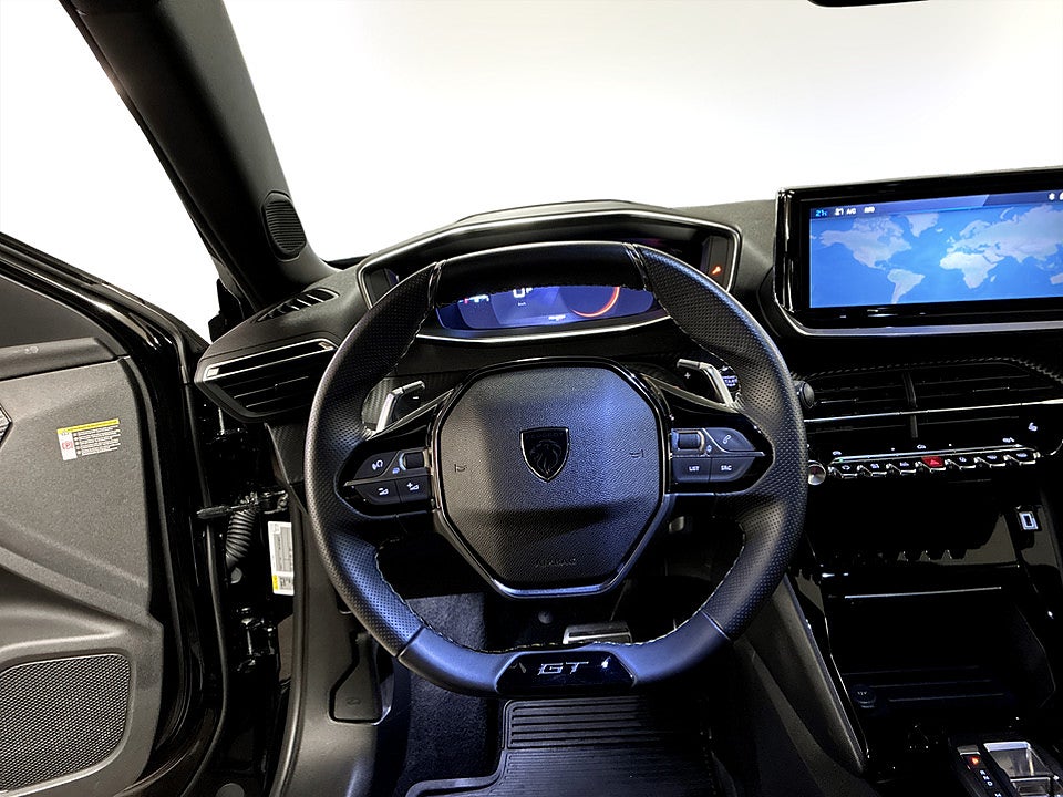 Bild på Peugeot 2008 GT Hybrid 145hk Aut B-KAMERA CARPLAY