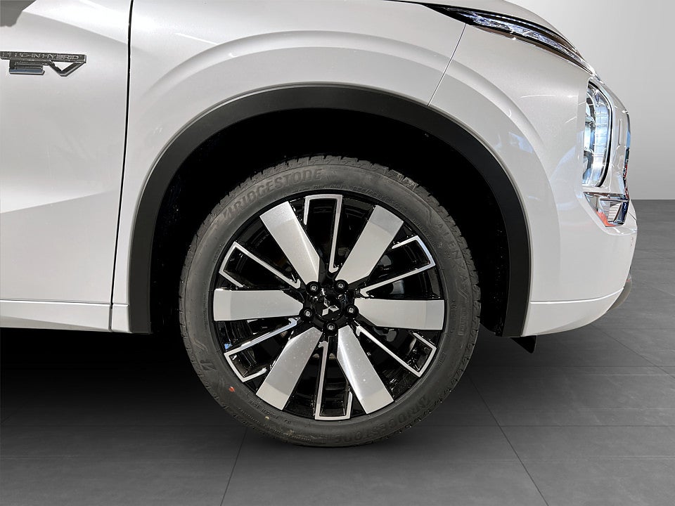 Bild på Mitsubishi Outlander Instyle PHEV Aut 4WD - OMGÅENDE LEVERANS!