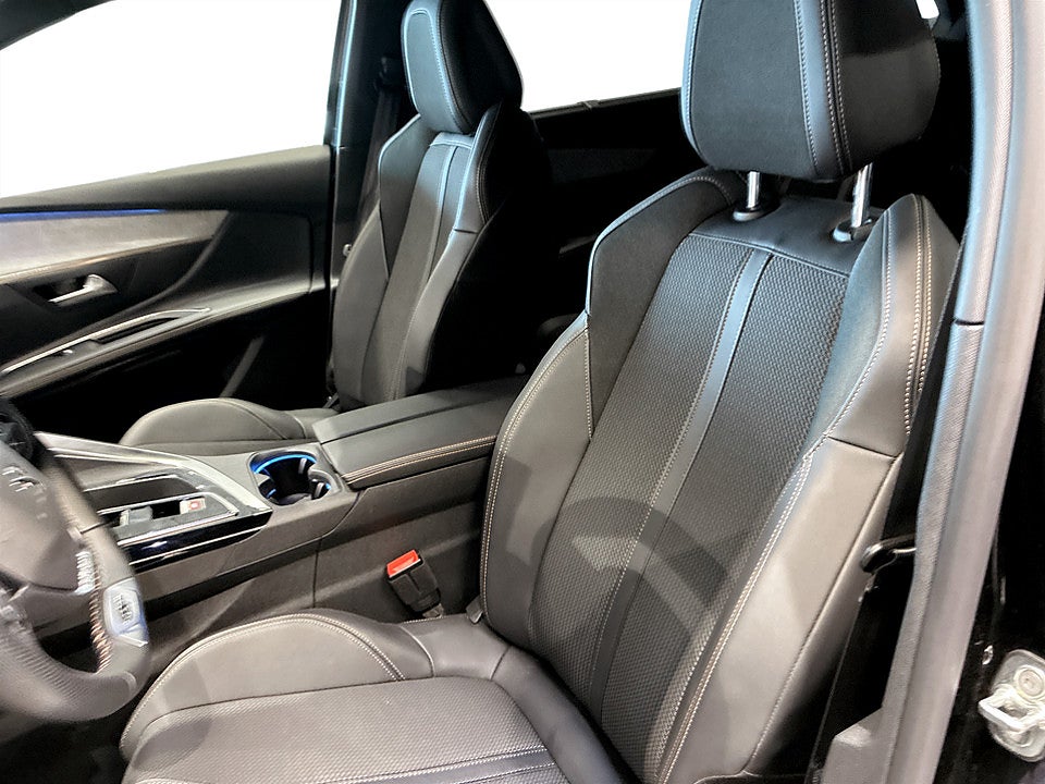 Bild på Peugeot 5008 GT 1.2 PT 130hk Aut 7-SITS B-KAMERA NAVI