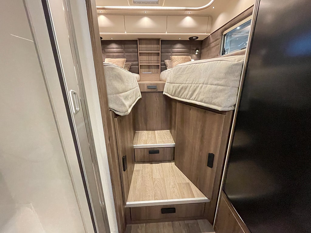 Kabe Novum Compact 720 LGB /B-körkort/ALDE/Mercedes/Face2Face - Kabe