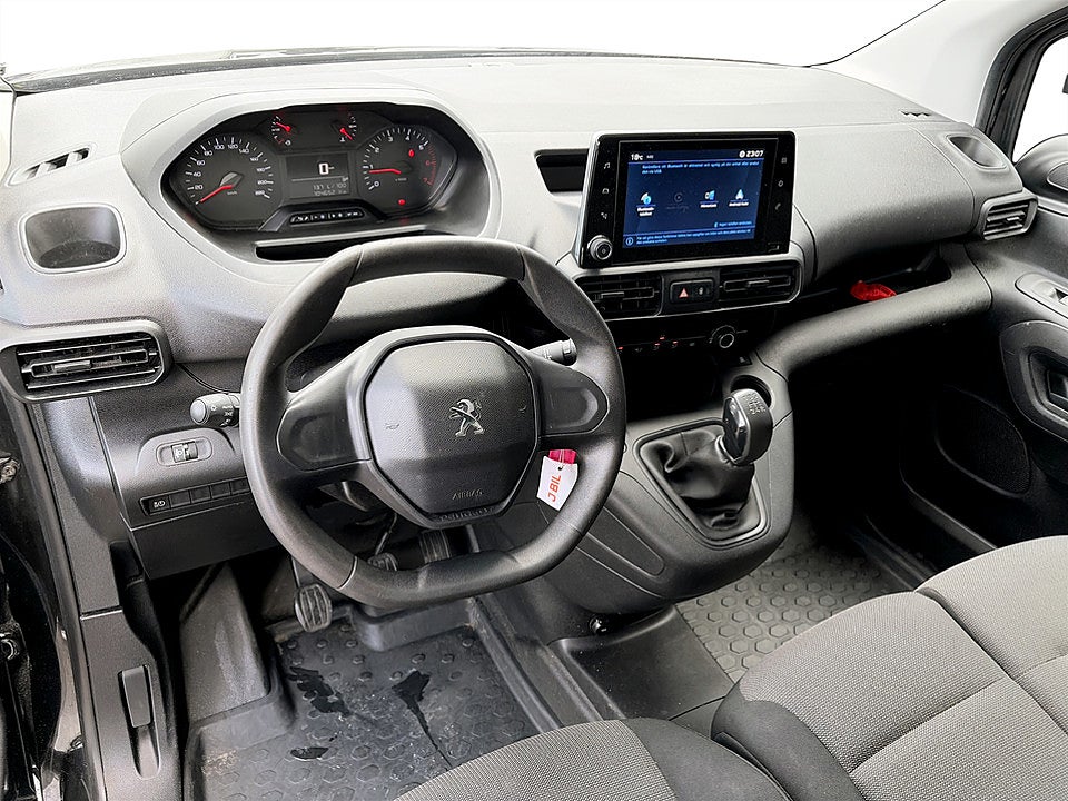 Bild på Peugeot Partner PRO 1.5 BHDi 100hk L2 DRAG VÄRMARE