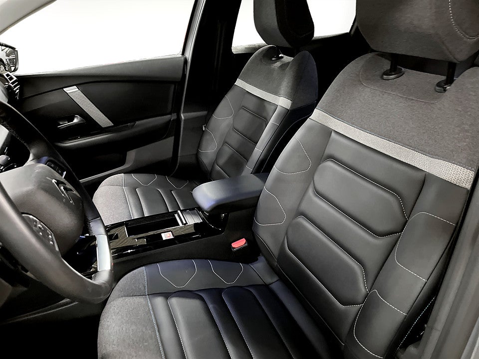 Bild på Citroën C4-X Shine 1.2 PT 130hk Aut B-KAMERA NAVI